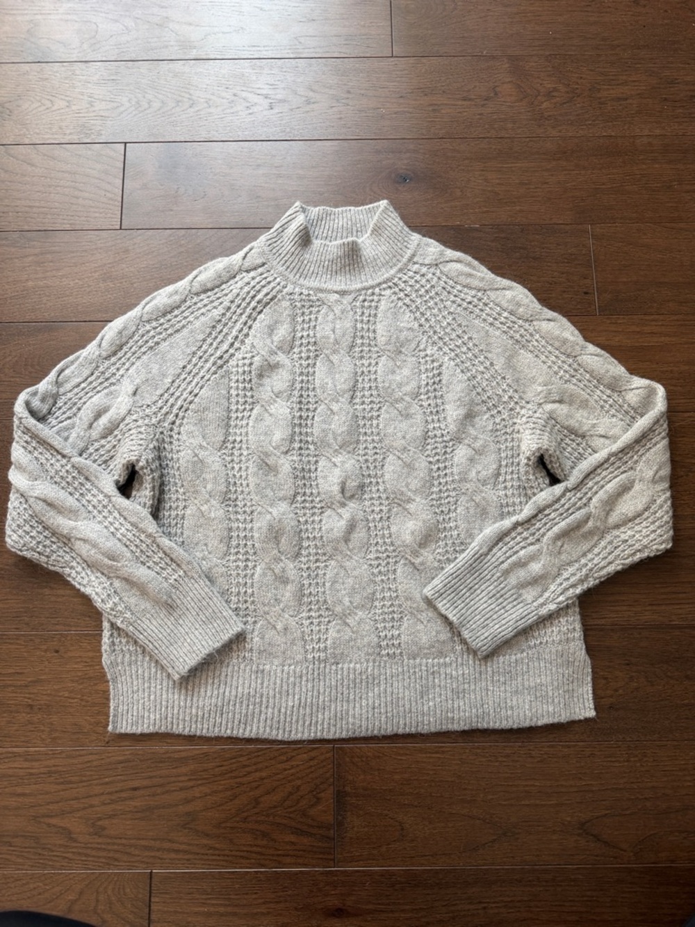 J.Crew Women Gray Chunky Cable Knit Medium Sweater - C1-004